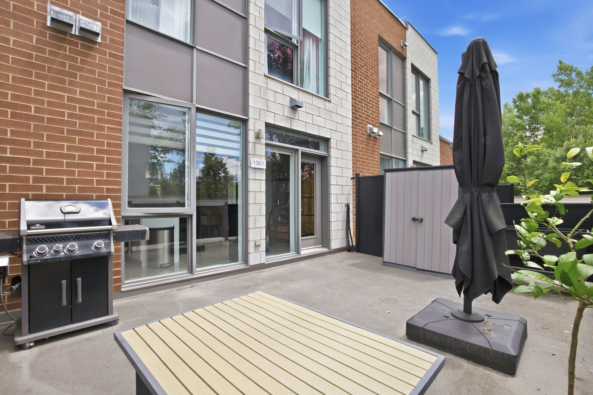 









1361


Rue des Tilleuls

,
Saint-Bruno-de-Montarville,




QC
J3V0C5

