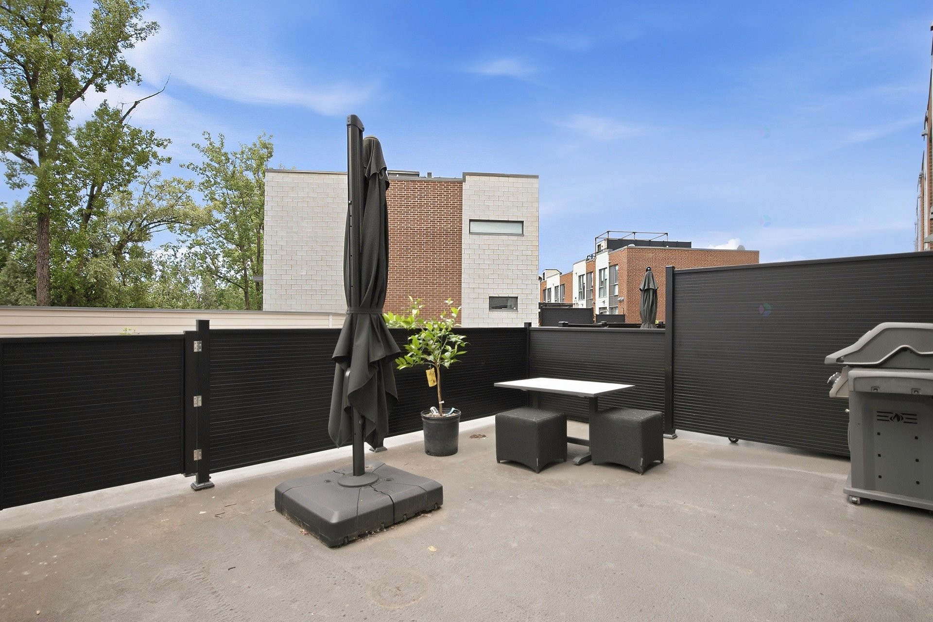 









1361


Rue des Tilleuls

,
Saint-Bruno-de-Montarville,




QC
J3V0C5

