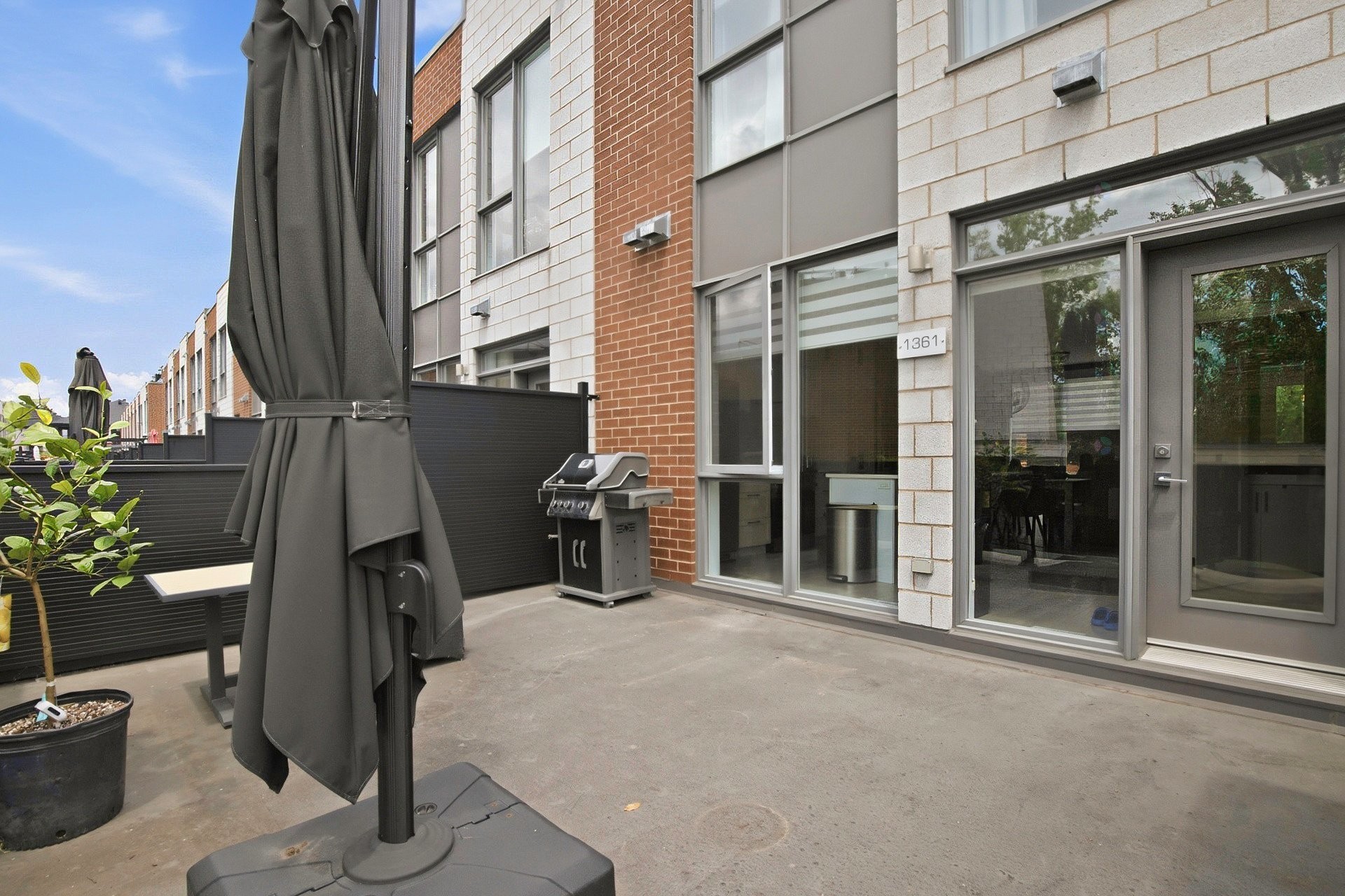 









1361


Rue des Tilleuls

,
Saint-Bruno-de-Montarville,




QC
J3V0C5

