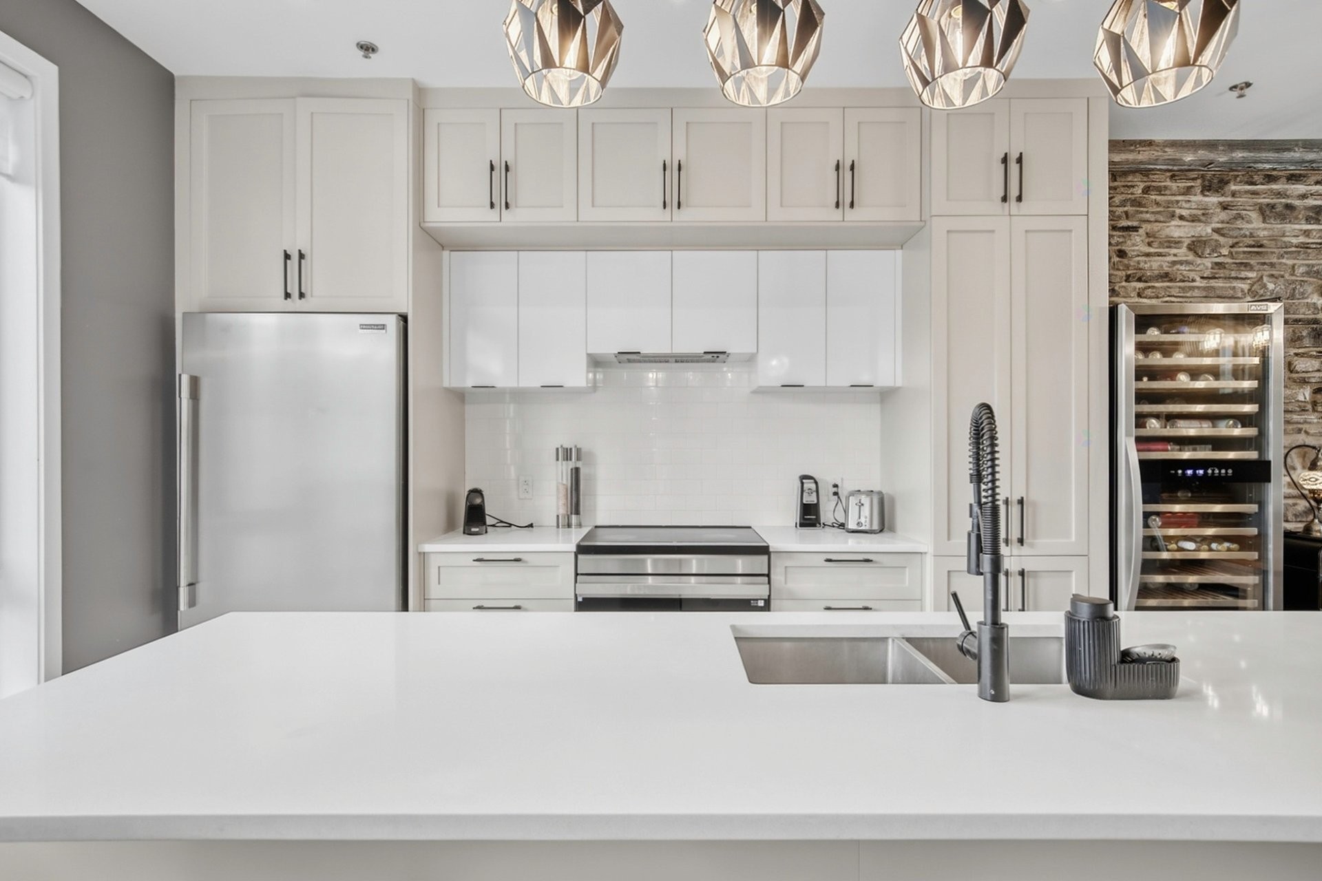 









1361


Rue des Tilleuls

,
Saint-Bruno-de-Montarville,




QC
J3V0C5

