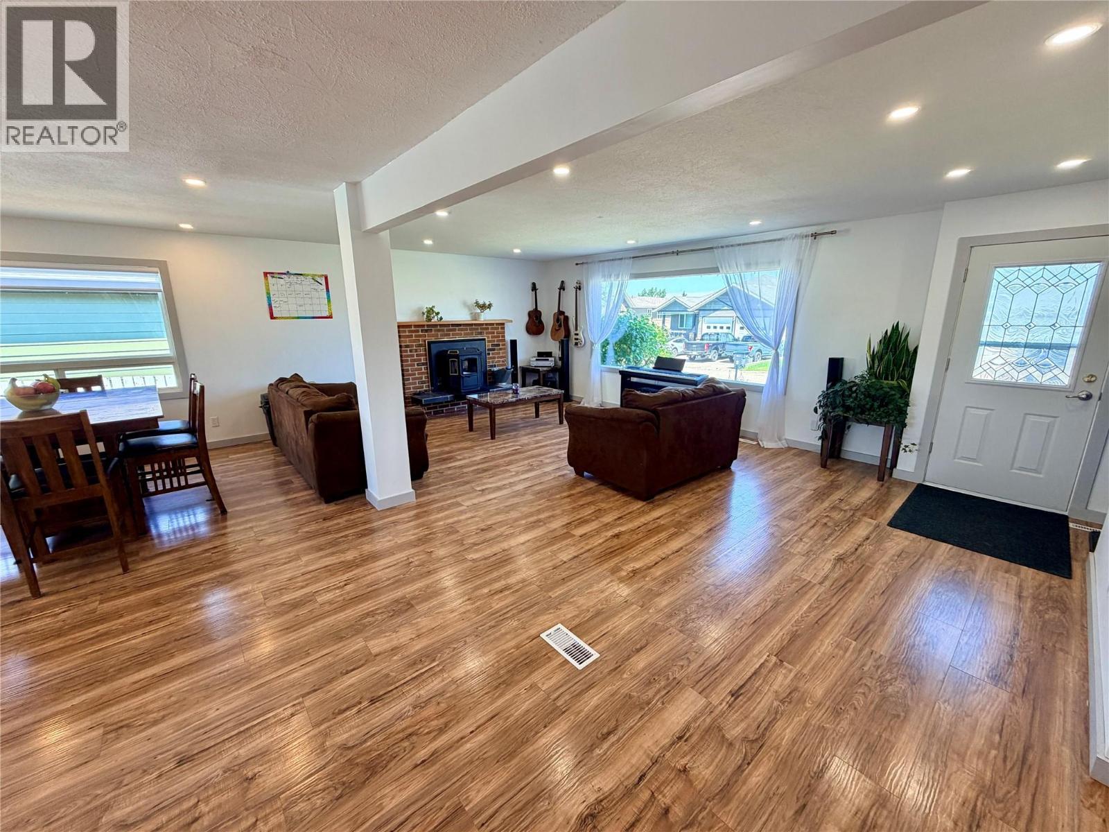 












1813 110 Avenue

,
Dawson Creek,




British Columbia
V1G0A3

