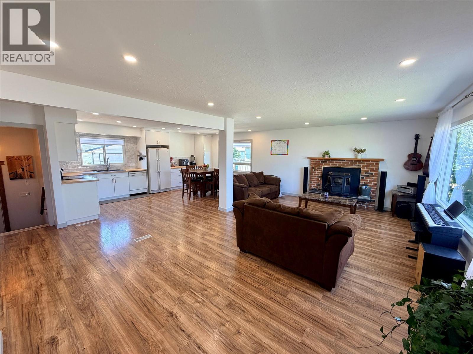 












1813 110 Avenue

,
Dawson Creek,




British Columbia
V1G0A3

