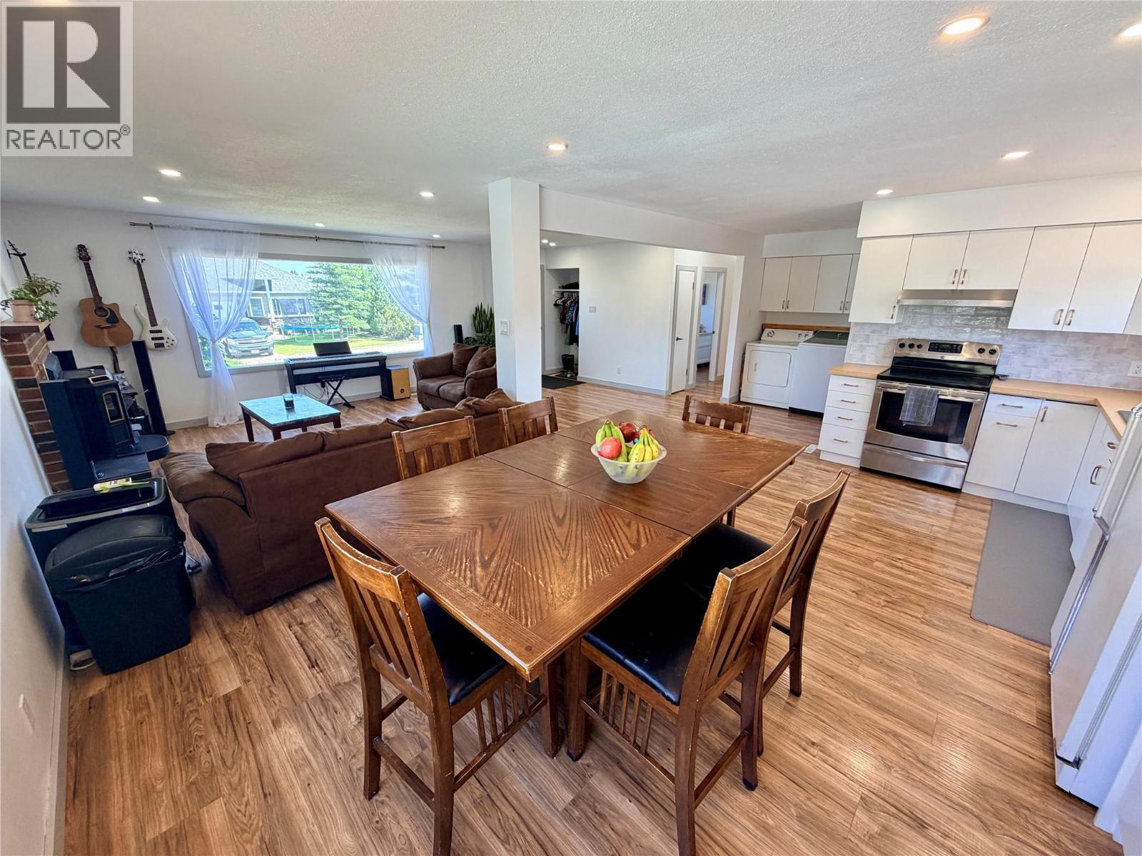












1813 110 Avenue

,
Dawson Creek,




British Columbia
V1G0A3

