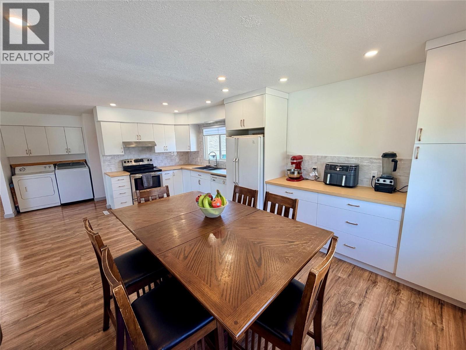 












1813 110 Avenue

,
Dawson Creek,




British Columbia
V1G0A3

