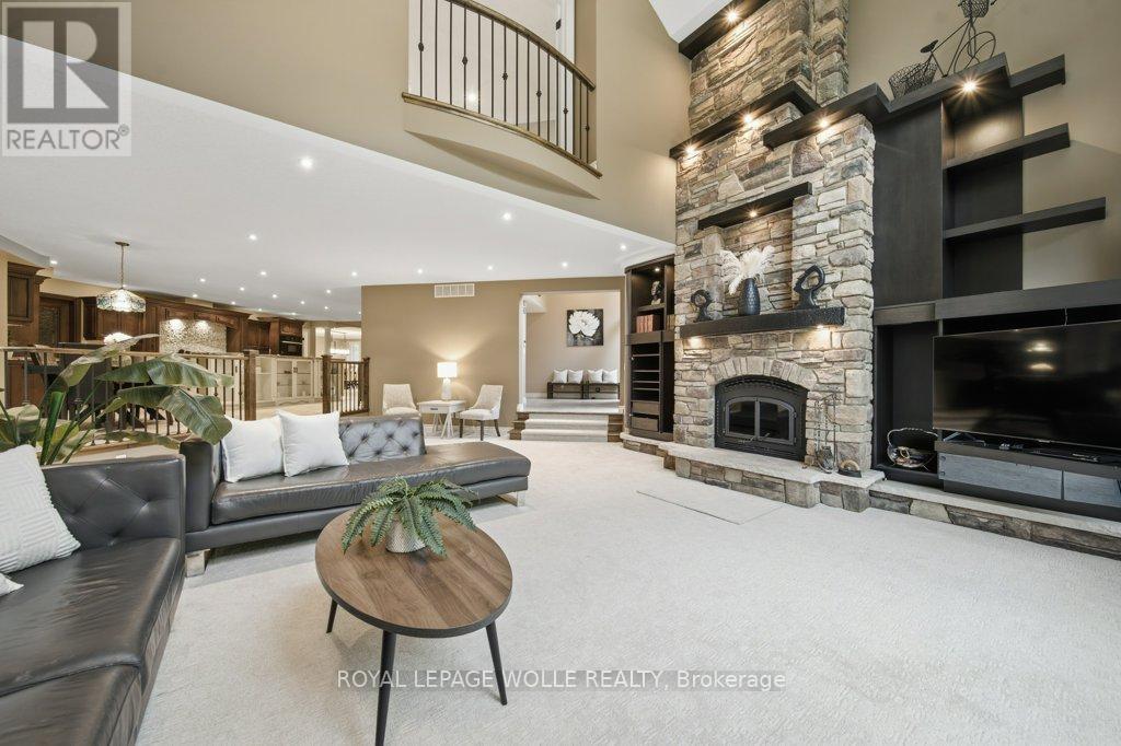 












2229 HERRGOTT ROAD

,
Wellesley,




Ontario
N0B2M0

