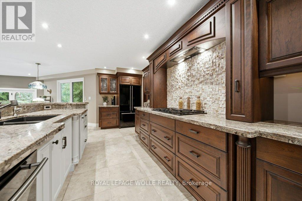 












2229 HERRGOTT ROAD

,
Wellesley,




Ontario
N0B2M0

