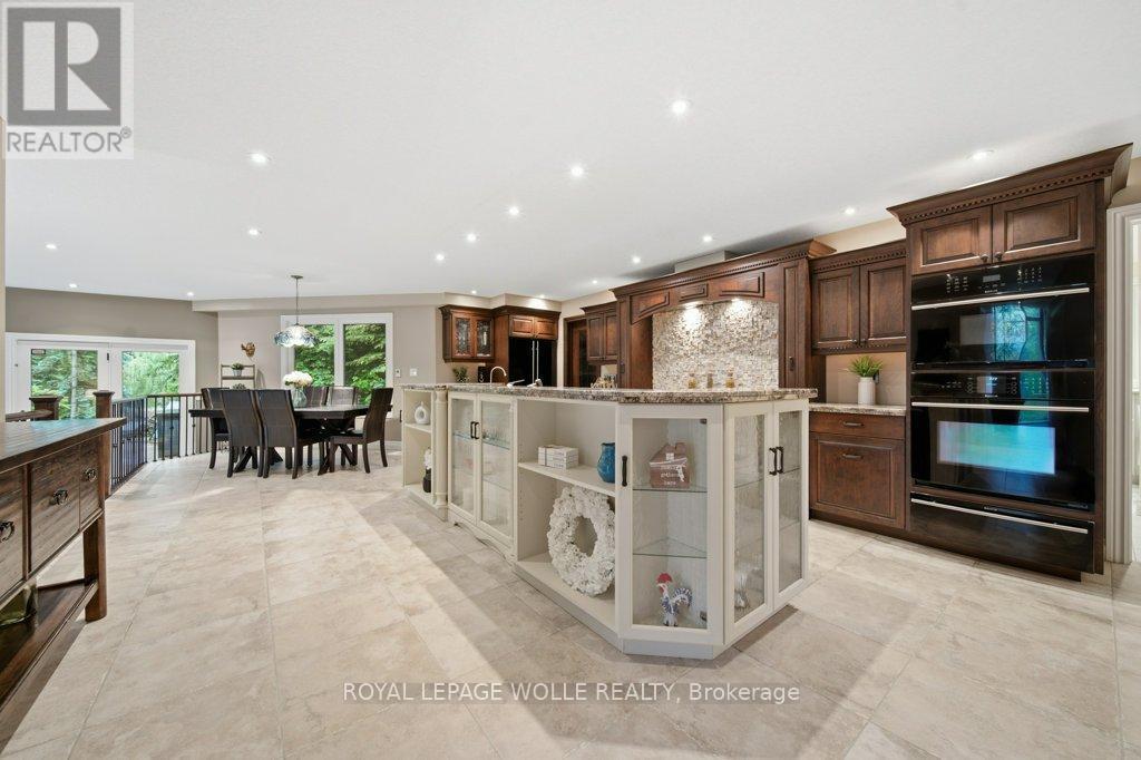












2229 HERRGOTT ROAD

,
Wellesley,




Ontario
N0B2M0

