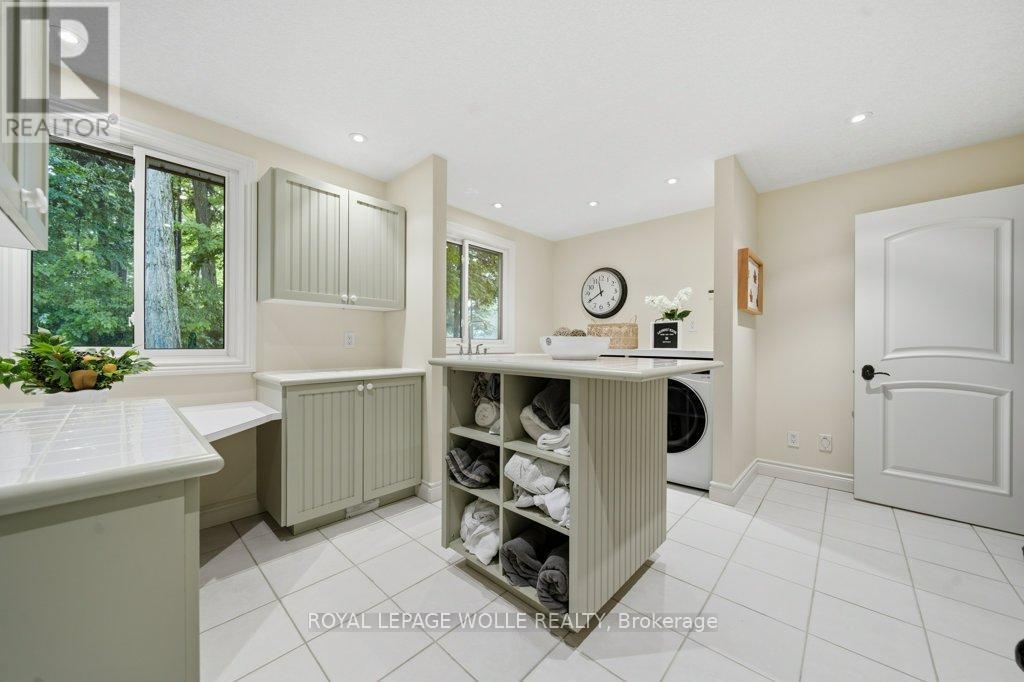 












2229 HERRGOTT ROAD

,
Wellesley,




Ontario
N0B2M0

