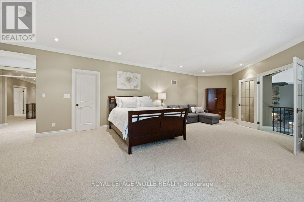












2229 HERRGOTT ROAD

,
Wellesley,




Ontario
N0B2M0

