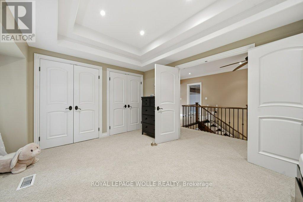












2229 HERRGOTT ROAD

,
Wellesley,




Ontario
N0B2M0

