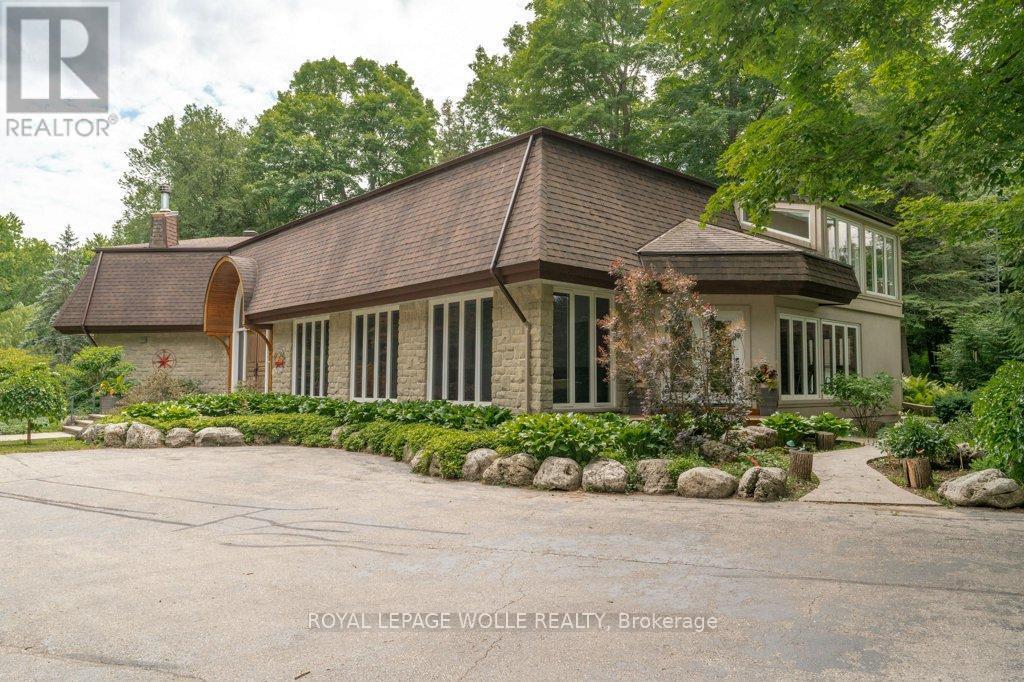 












2229 HERRGOTT ROAD

,
Wellesley,




Ontario
N0B2M0

