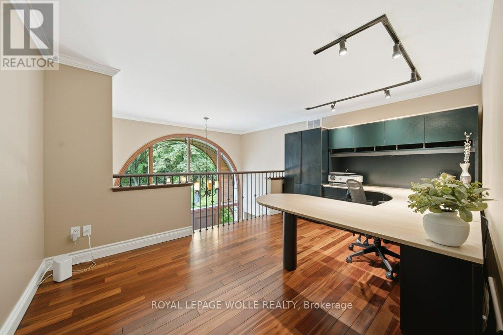 












2229 HERRGOTT ROAD

,
Wellesley,




Ontario
N0B2M0

