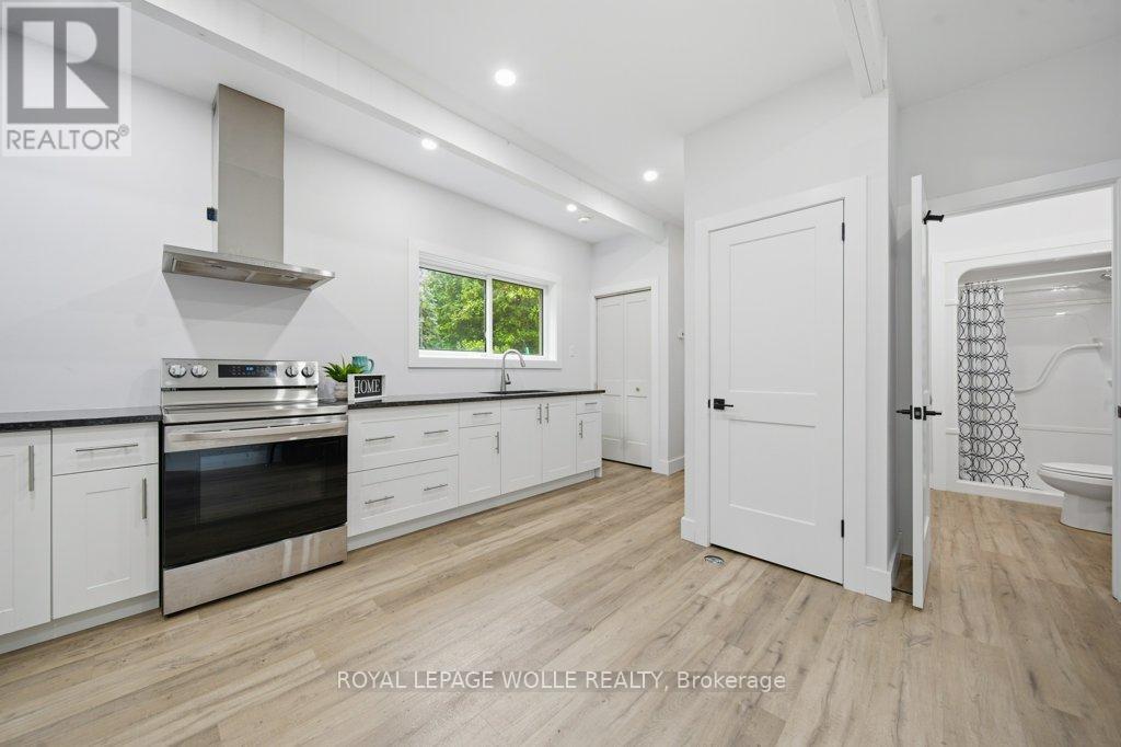 












2229 HERRGOTT ROAD

,
Wellesley,




Ontario
N0B2M0


