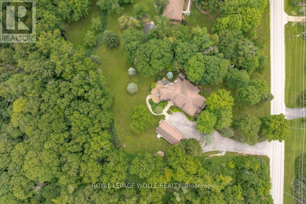 












2229 HERRGOTT ROAD

,
Wellesley,




Ontario
N0B2M0

