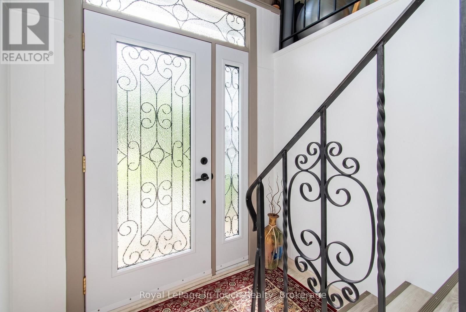 












1464 GOLDEN BEACH ROAD

,
Bracebridge (Monck (Bracebridge)),




Ontario
P1L1W8


