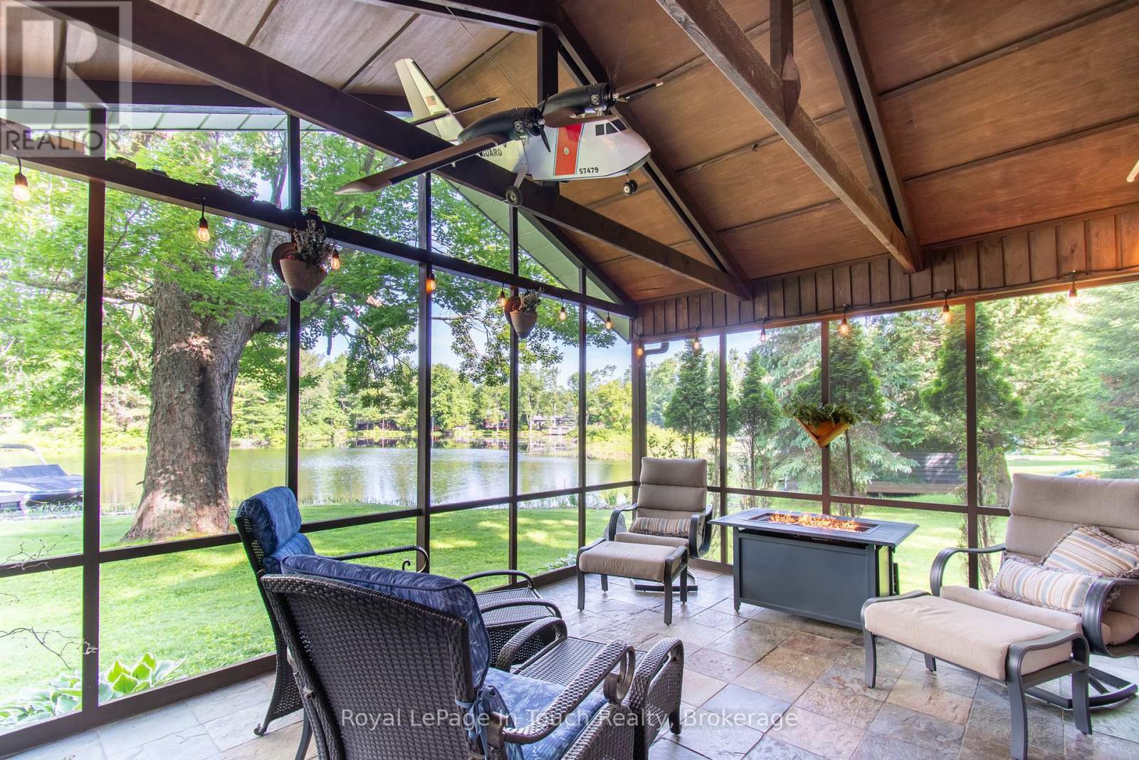 












1464 GOLDEN BEACH ROAD

,
Bracebridge (Monck (Bracebridge)),




Ontario
P1L1W8

