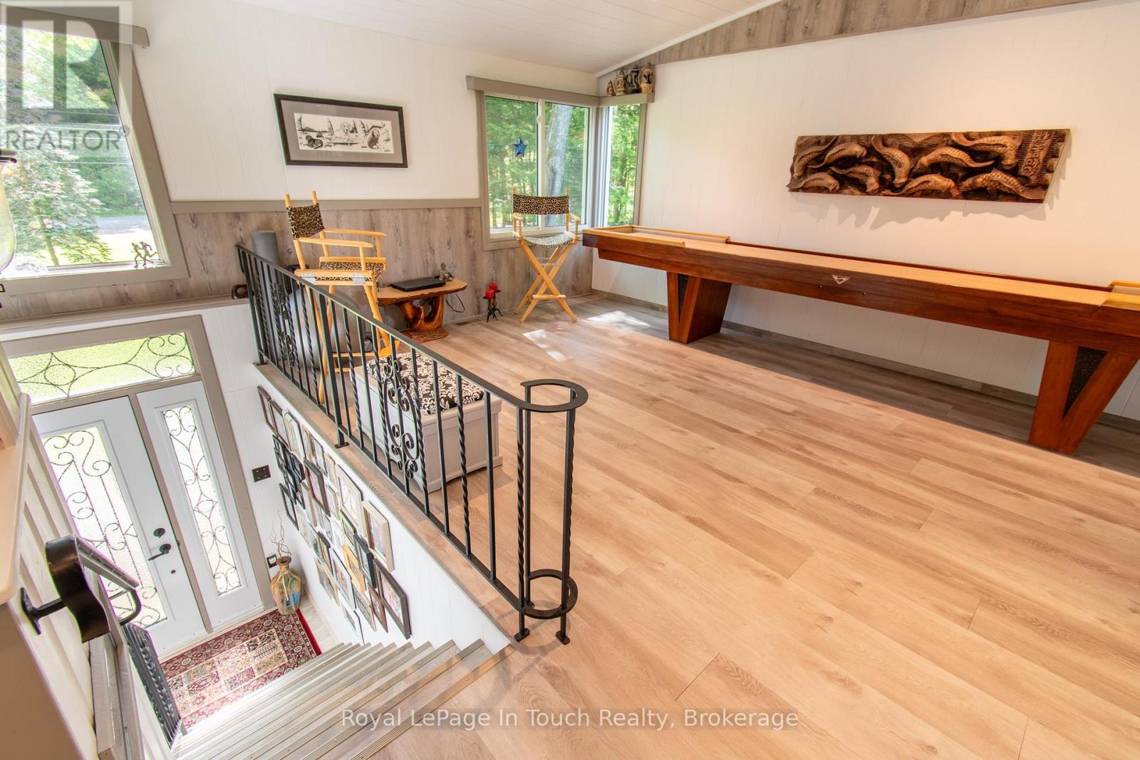 












1464 GOLDEN BEACH ROAD

,
Bracebridge (Monck (Bracebridge)),




Ontario
P1L1W8

