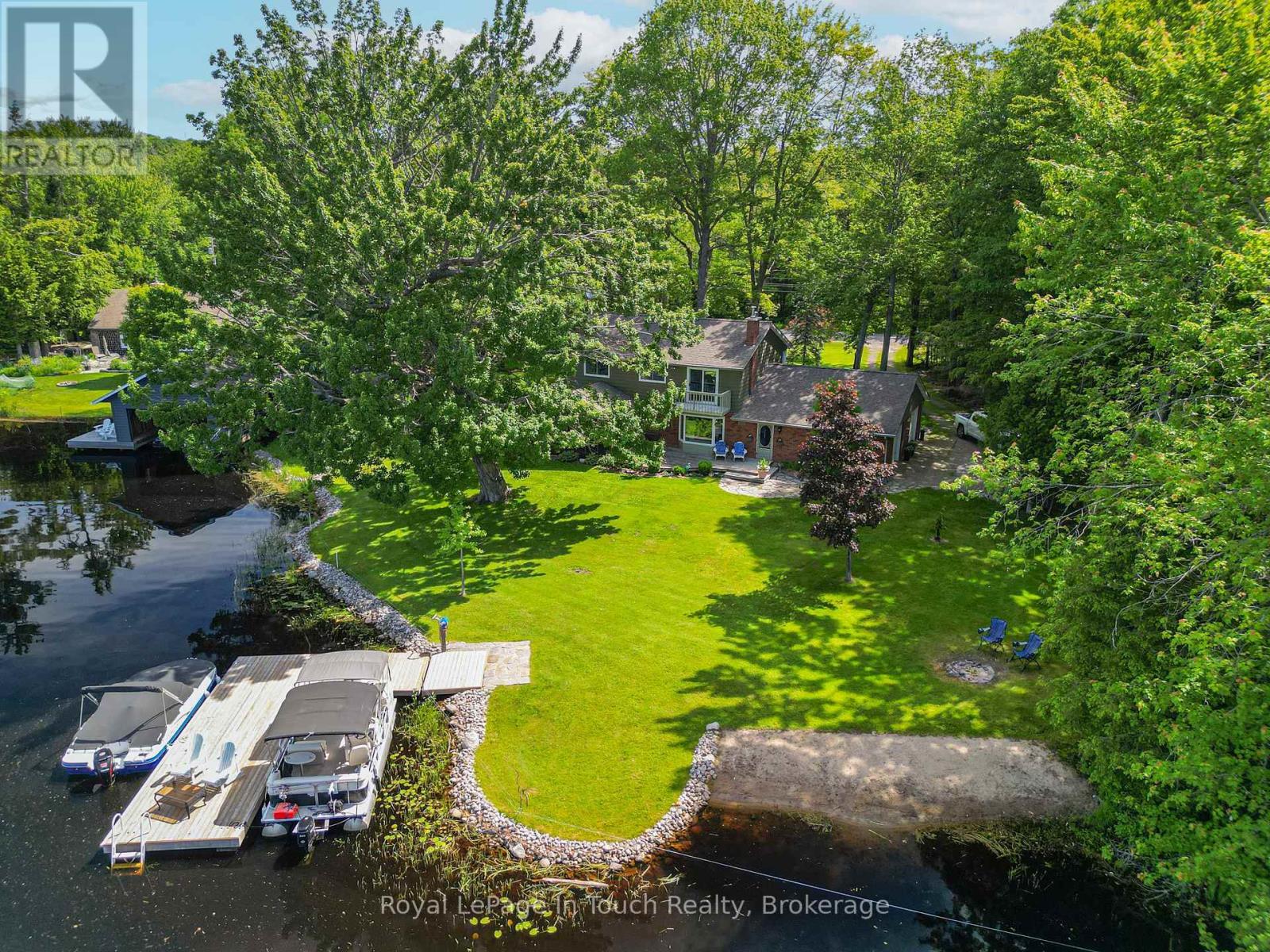 












1464 GOLDEN BEACH ROAD

,
Bracebridge (Monck (Bracebridge)),




Ontario
P1L1W8

