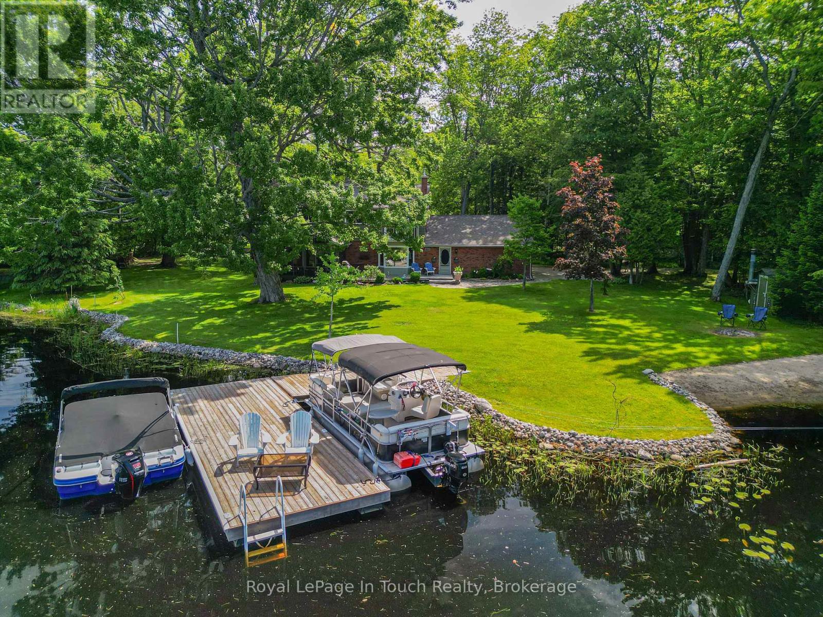 












1464 GOLDEN BEACH ROAD

,
Bracebridge (Monck (Bracebridge)),




Ontario
P1L1W8

