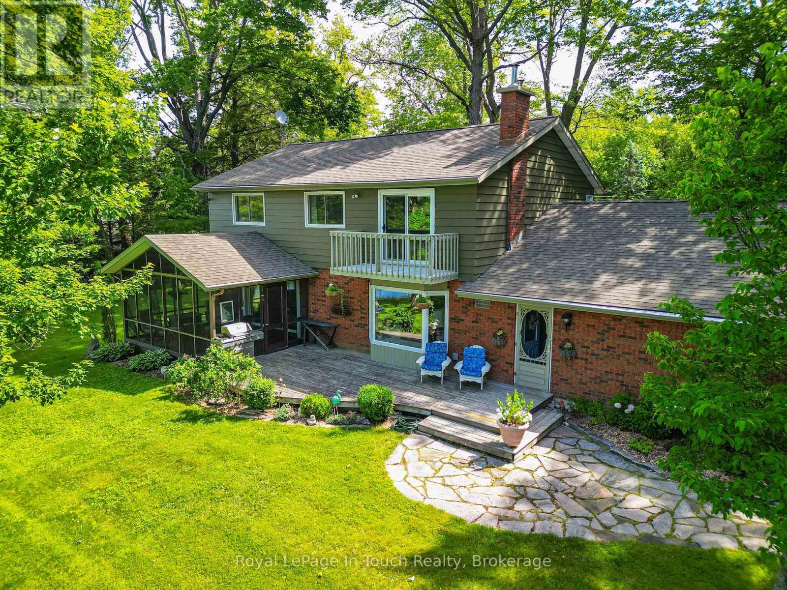 












1464 GOLDEN BEACH ROAD

,
Bracebridge (Monck (Bracebridge)),




Ontario
P1L1W8

