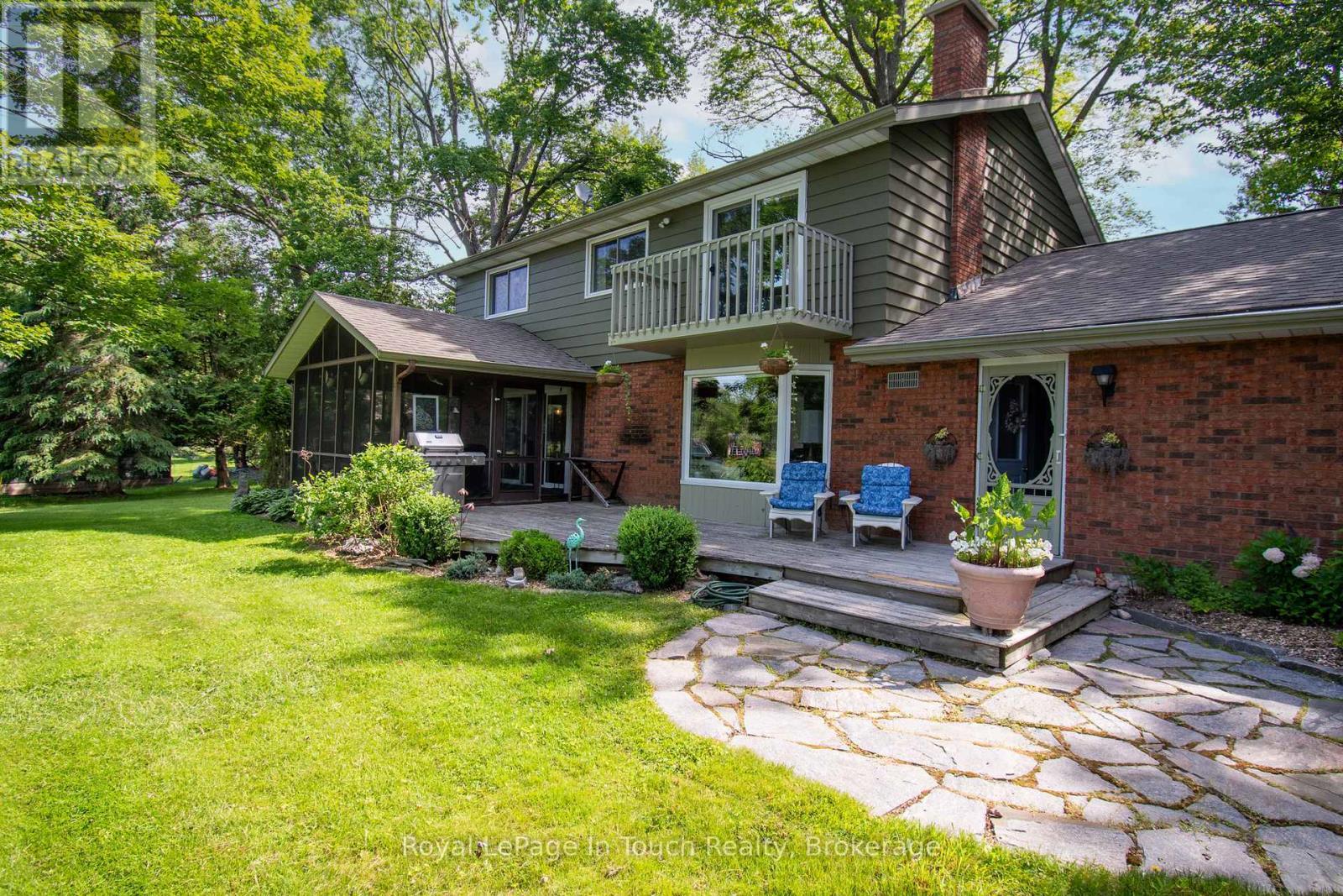 












1464 GOLDEN BEACH ROAD

,
Bracebridge (Monck (Bracebridge)),




Ontario
P1L1W8

