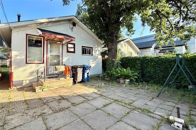









693


Walker

AVE,
Winnipeg,




MB
R3L 1C6

