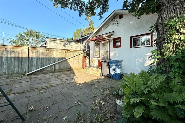 









693


Walker

AVE,
Winnipeg,




MB
R3L 1C6

