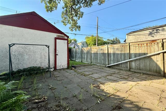 









693


Walker

AVE,
Winnipeg,




MB
R3L 1C6

