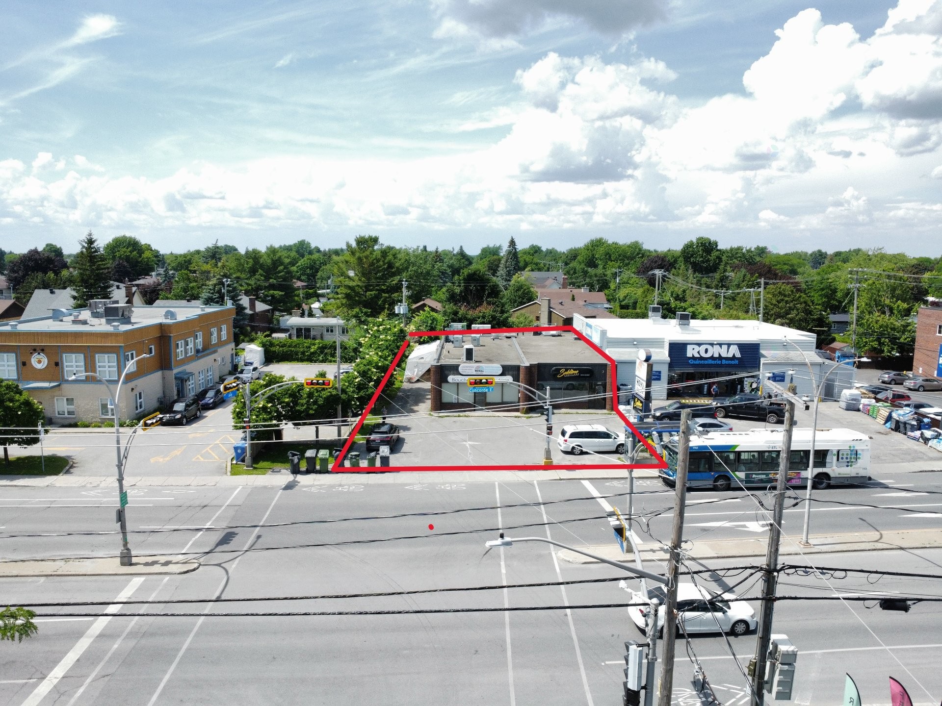 









3405

 - 3415


Boul. de la Concorde E.

,
Laval (Duvernay),




QC
H7E2C3

