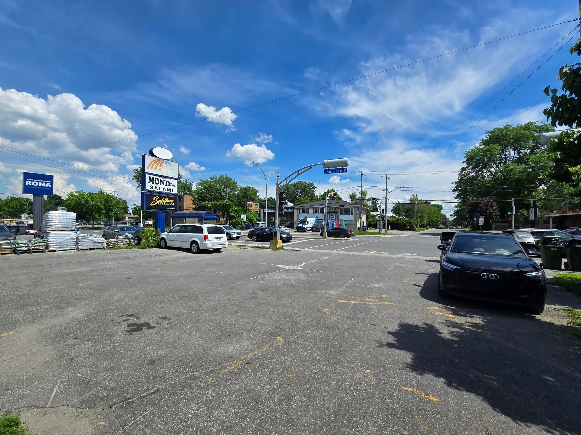 









3405

 - 3415


Boul. de la Concorde E.

,
Laval (Duvernay),




QC
H7E2C3

