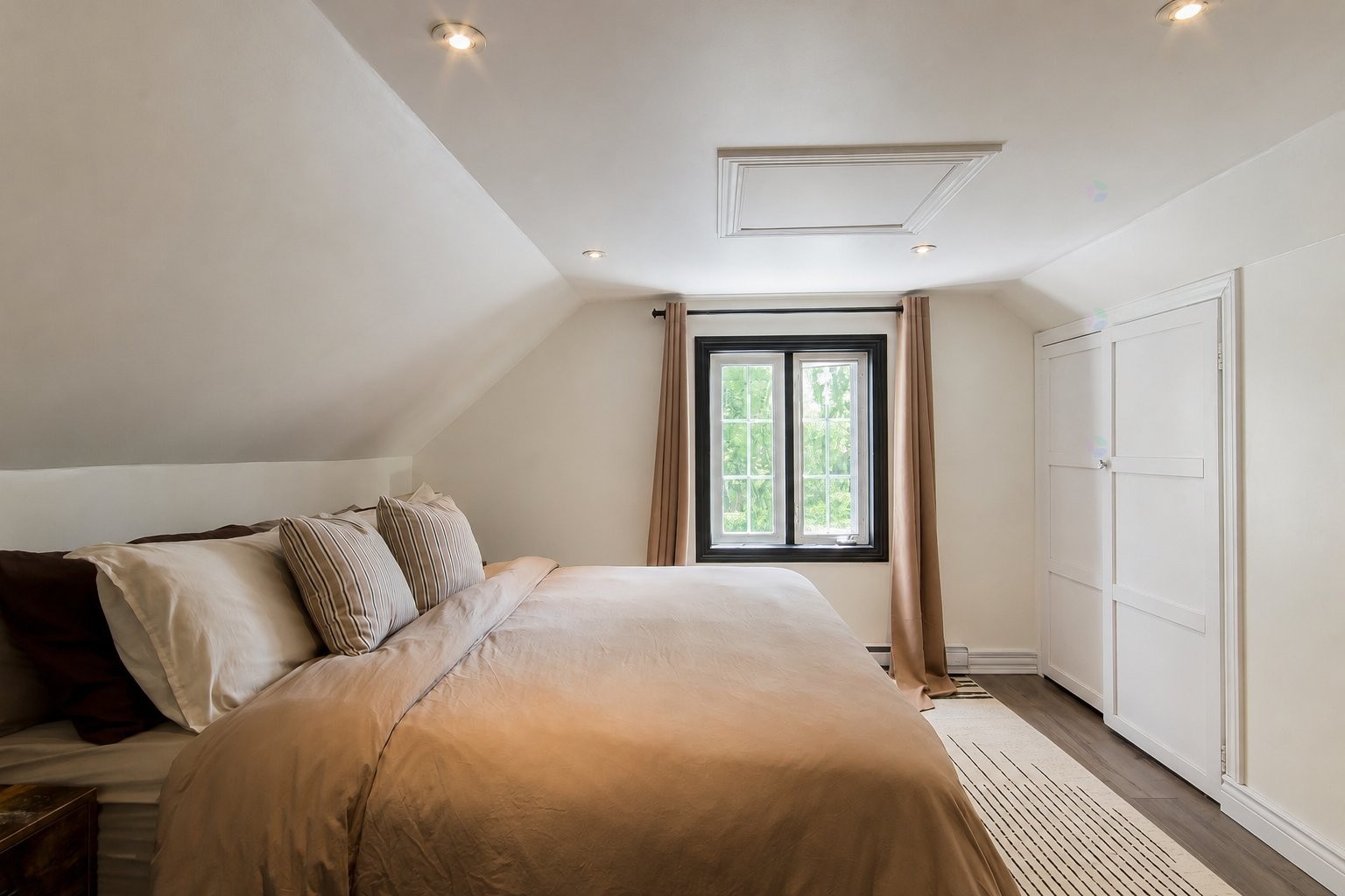 









212


Rue Church

,
Gatineau (Buckingham),




QC
J8L1P8

