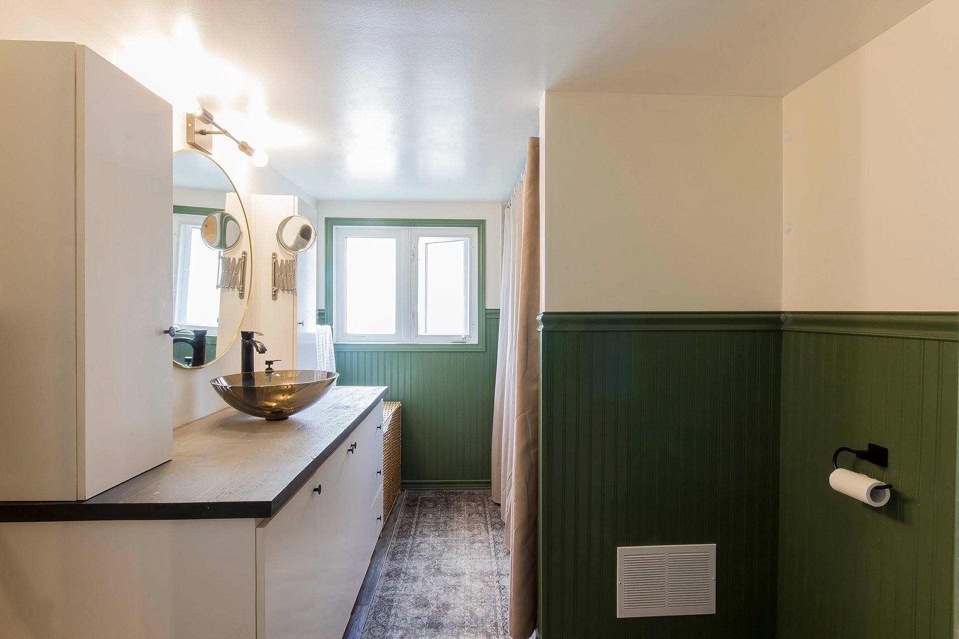 









212


Rue Church

,
Gatineau (Buckingham),




QC
J8L1P8

