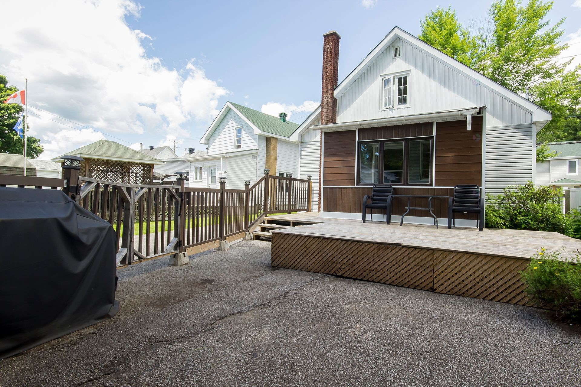 









212


Rue Church

,
Gatineau (Buckingham),




QC
J8L1P8

