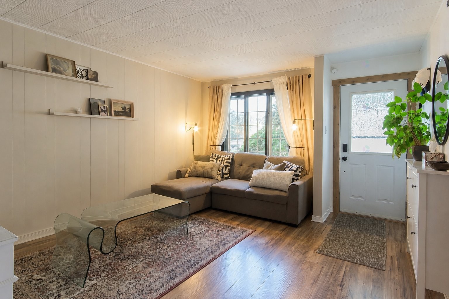 









212


Rue Church

,
Gatineau (Buckingham),




QC
J8L1P8

