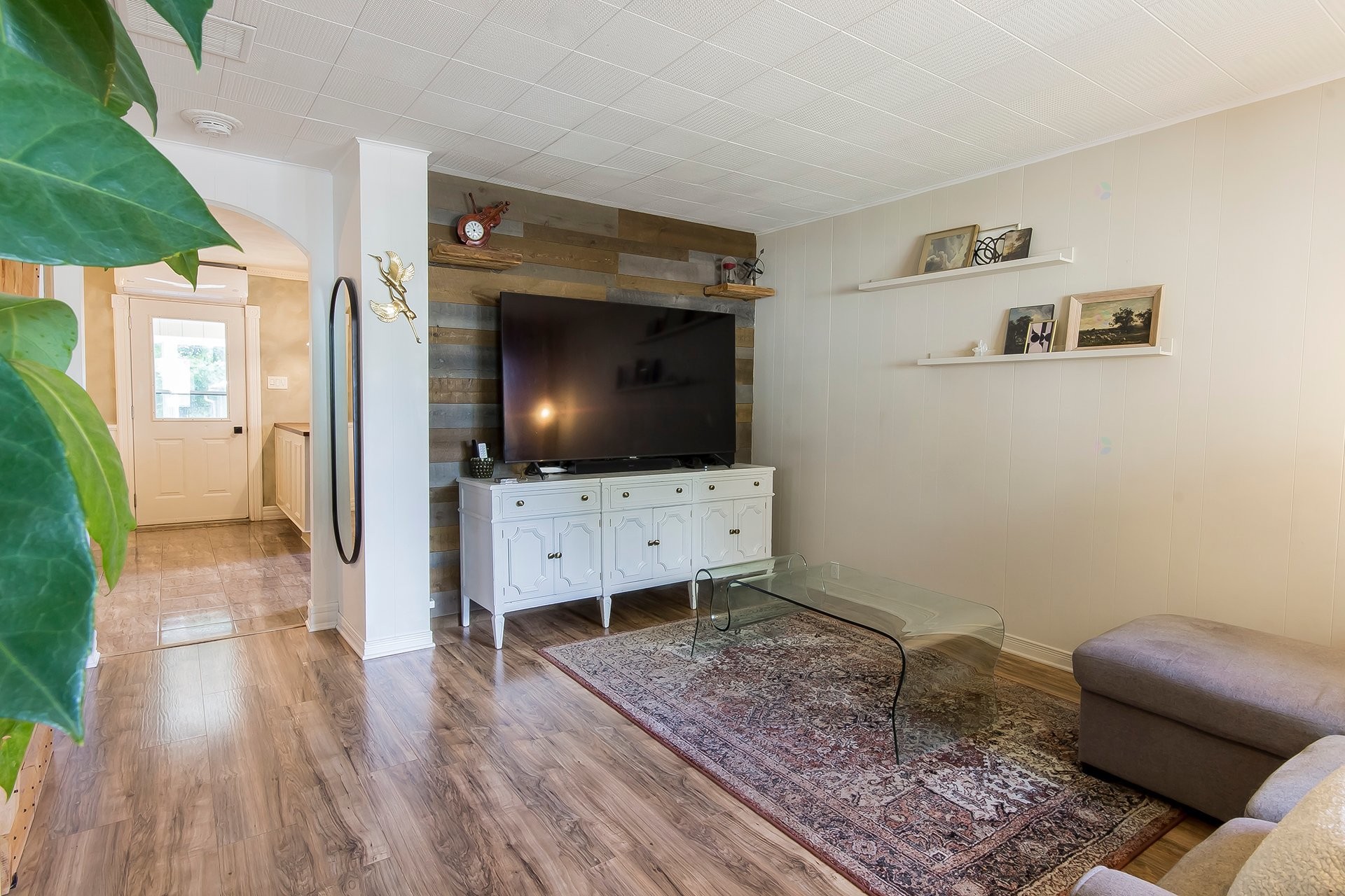 









212


Rue Church

,
Gatineau (Buckingham),




QC
J8L1P8

