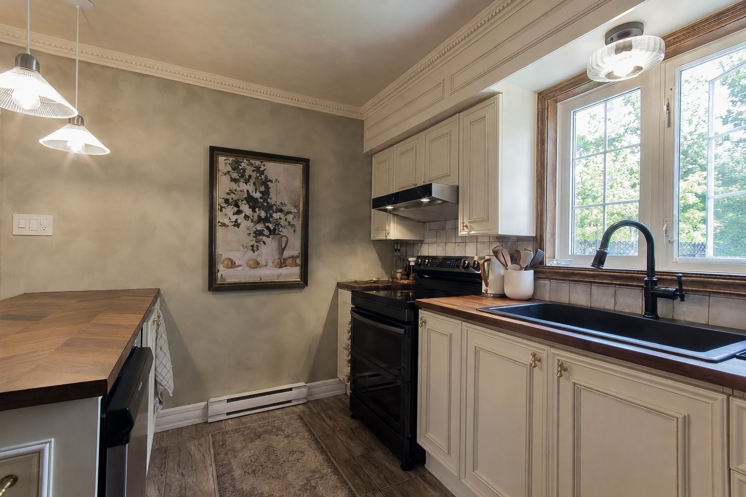









212


Rue Church

,
Gatineau (Buckingham),




QC
J8L1P8


