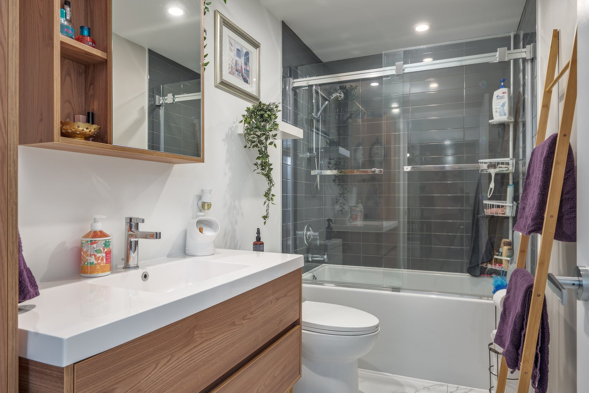 









170


Rue Principale

, 106,
Saint-Zotique,




QC
J0P1Z0

