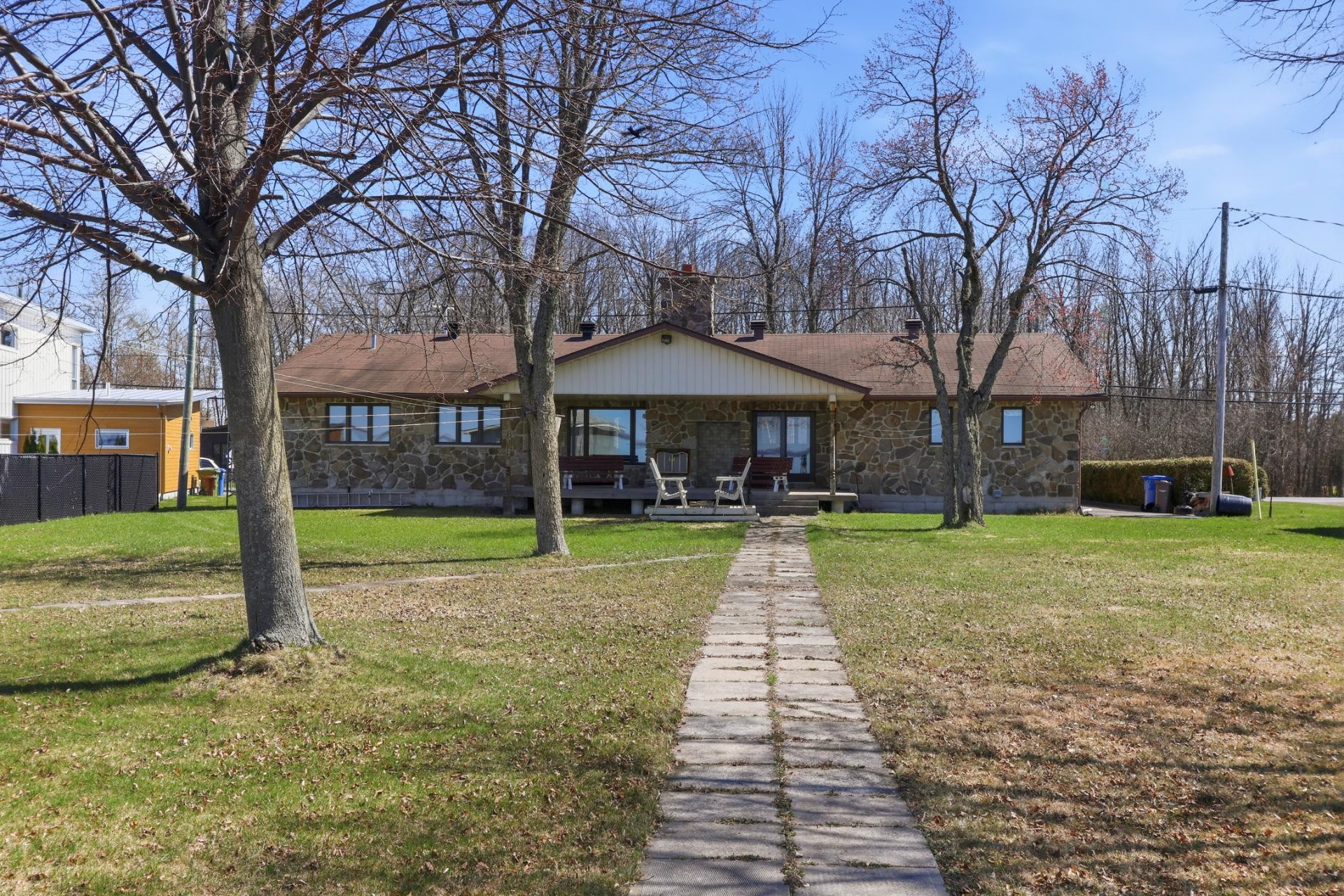 









311


Ch. du Bord-de-l'Eau

,
Sainte-Barbe,




QC
J0S1P0

