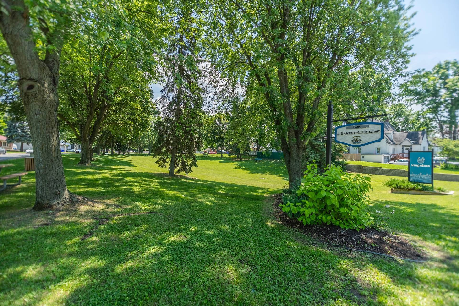









101


Rue du Parc

,
Verchères,




QC
J0L2R0

