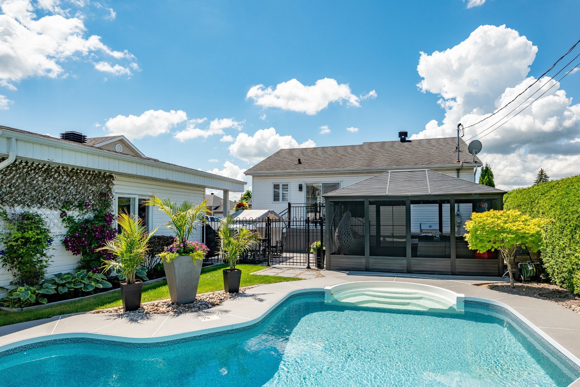 









29


Rue des Saules

,
Saint-Rémi,




QC
J0L2L0

