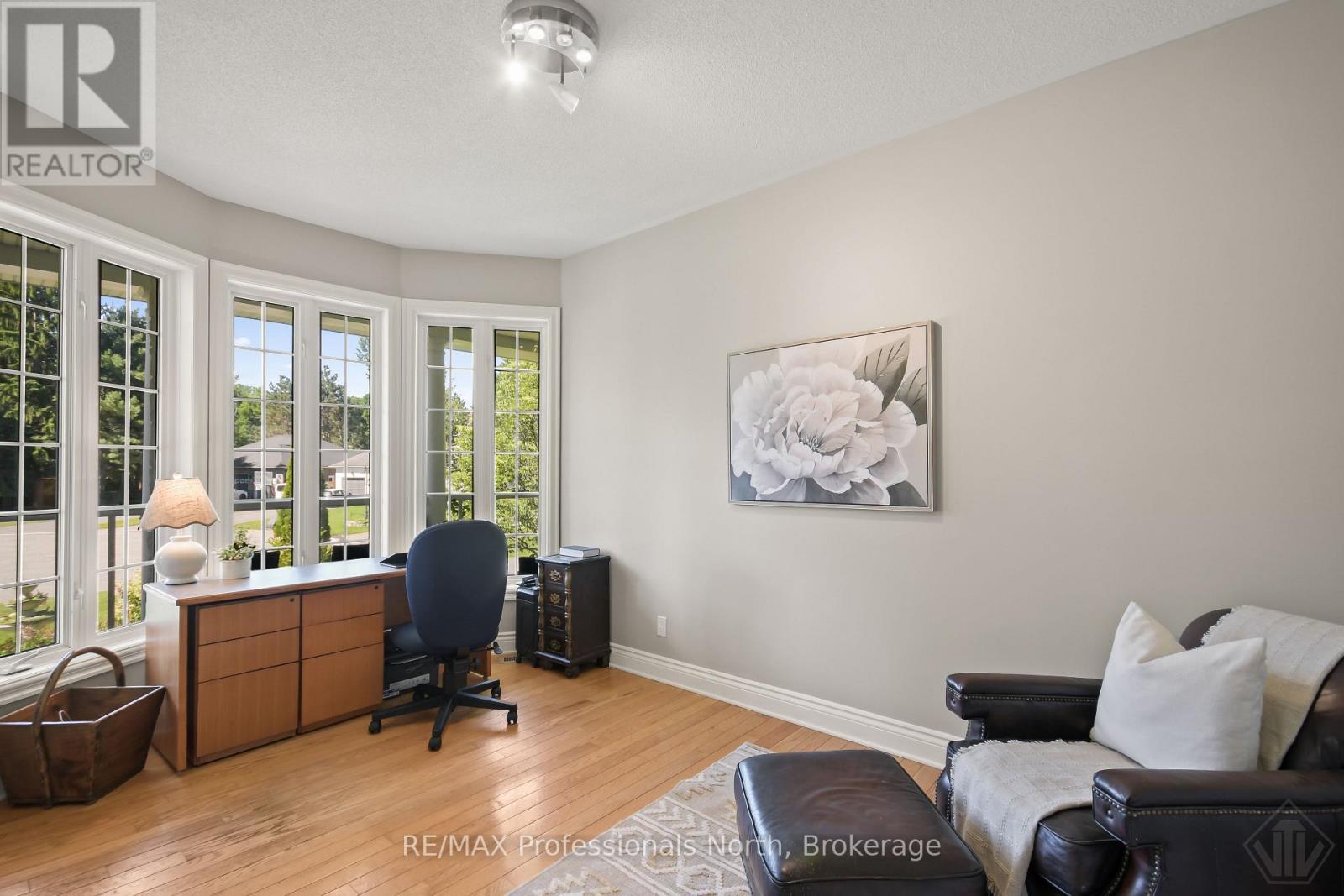 












9 MELANE COURT

,
Bracebridge (Macaulay),




Ontario
P1L1X7

