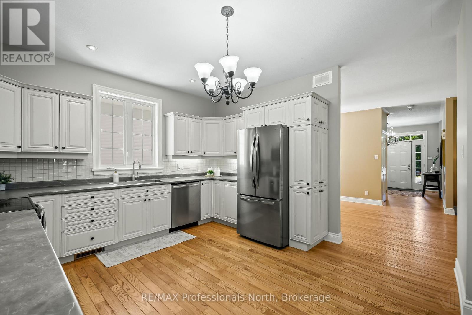 












9 MELANE COURT

,
Bracebridge (Macaulay),




Ontario
P1L1X7

