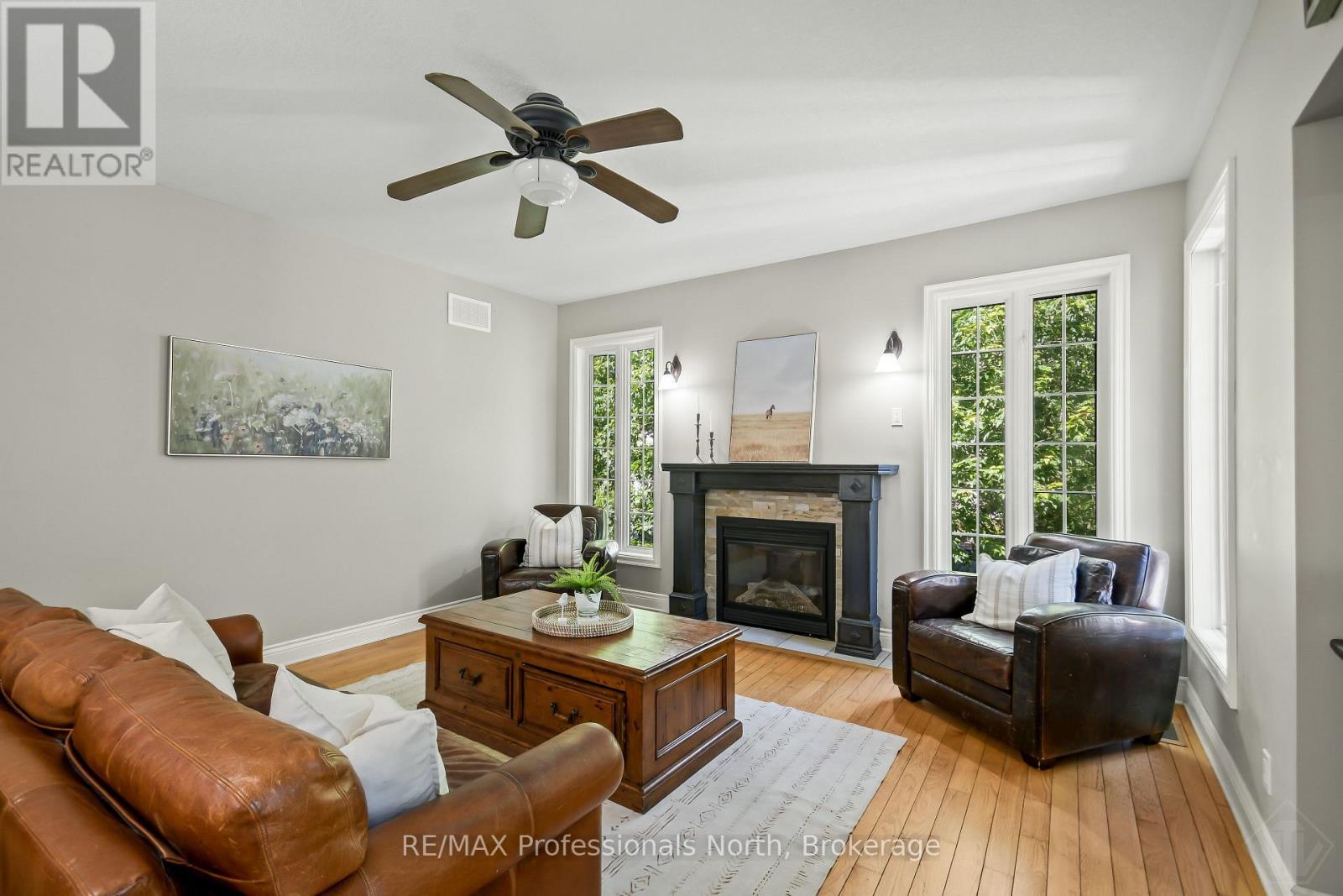 












9 MELANE COURT

,
Bracebridge (Macaulay),




Ontario
P1L1X7


