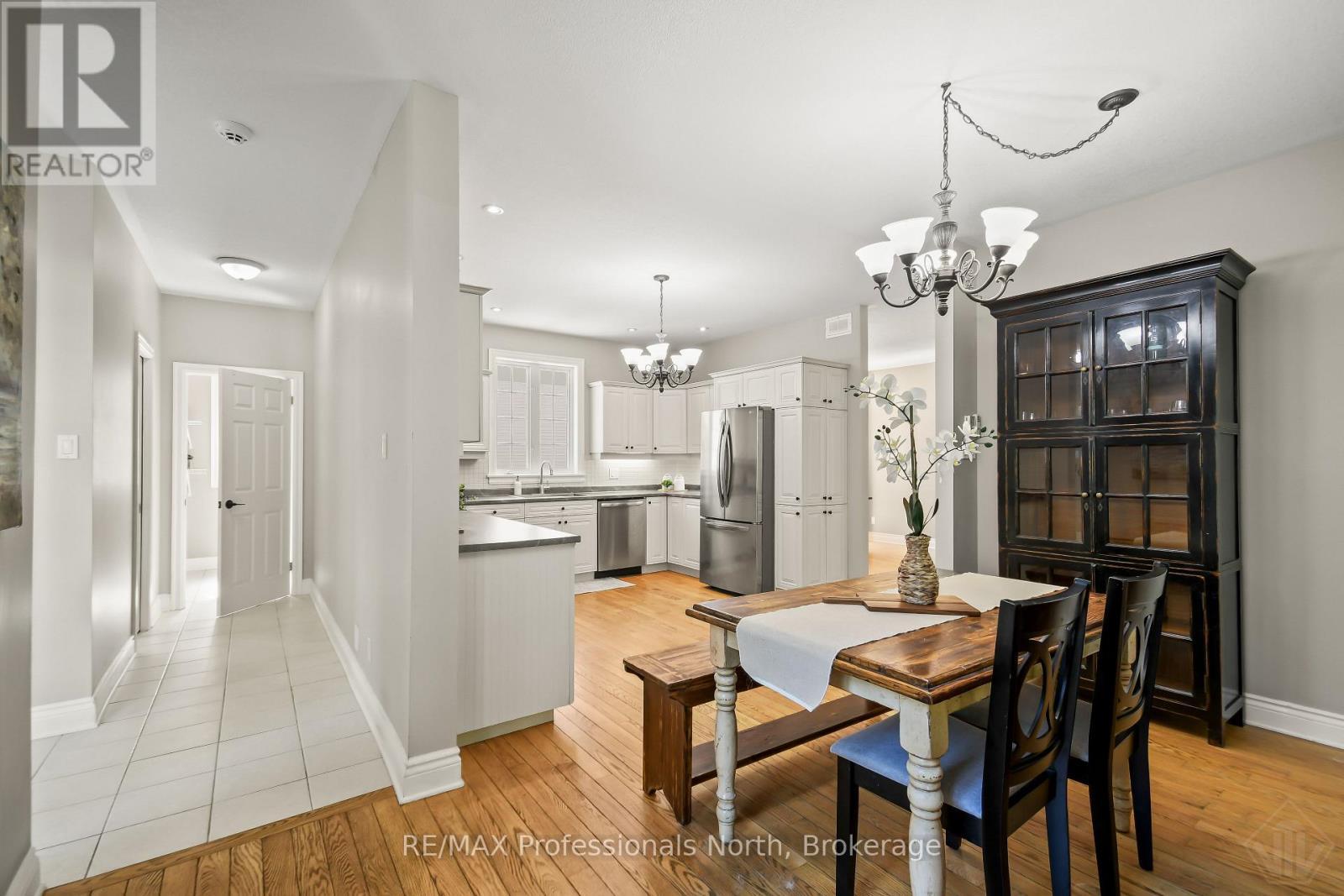 












9 MELANE COURT

,
Bracebridge (Macaulay),




Ontario
P1L1X7

