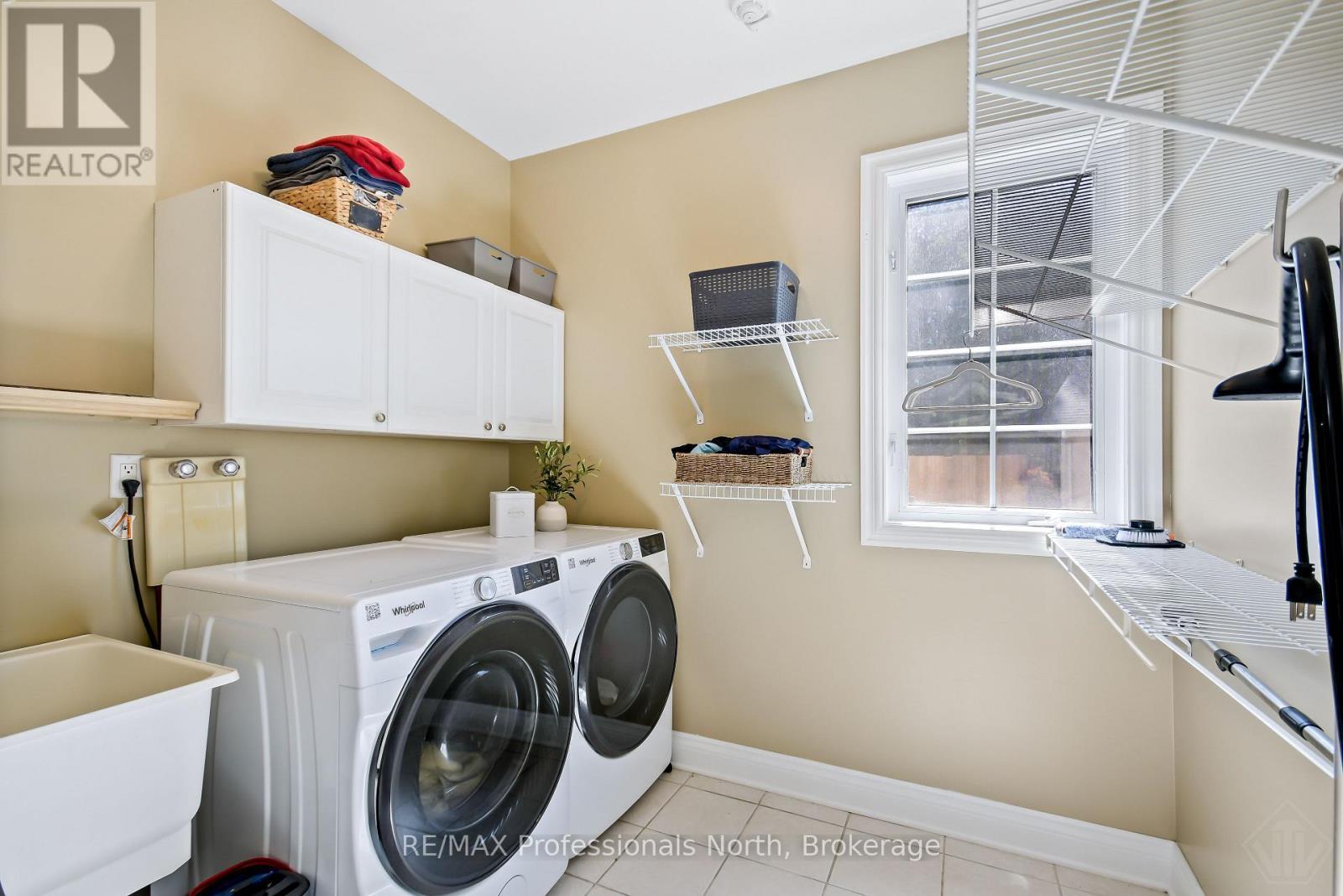 












9 MELANE COURT

,
Bracebridge (Macaulay),




Ontario
P1L1X7

