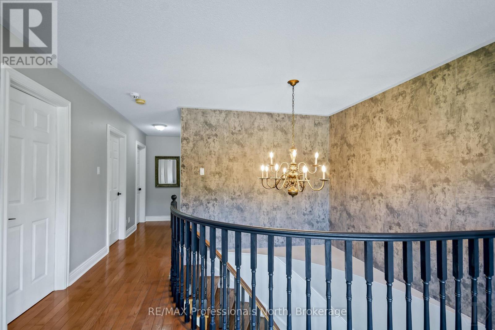 












9 MELANE COURT

,
Bracebridge (Macaulay),




Ontario
P1L1X7

