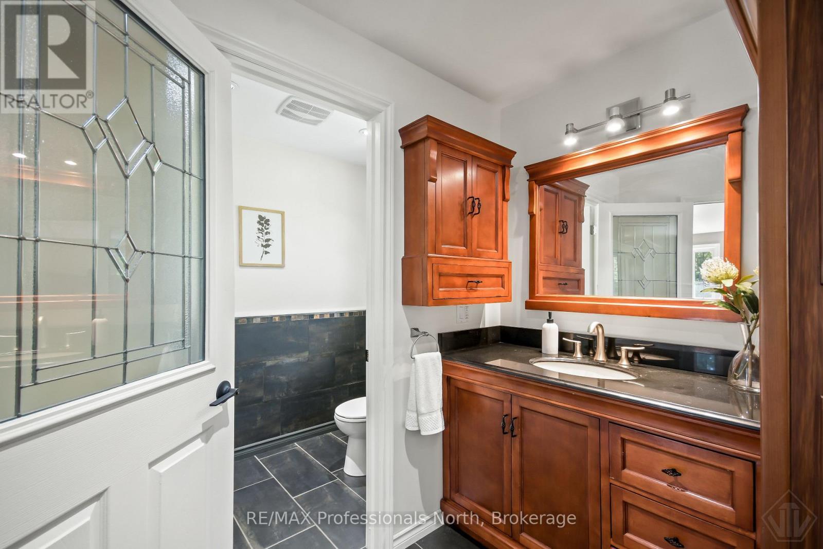 












9 MELANE COURT

,
Bracebridge (Macaulay),




Ontario
P1L1X7

