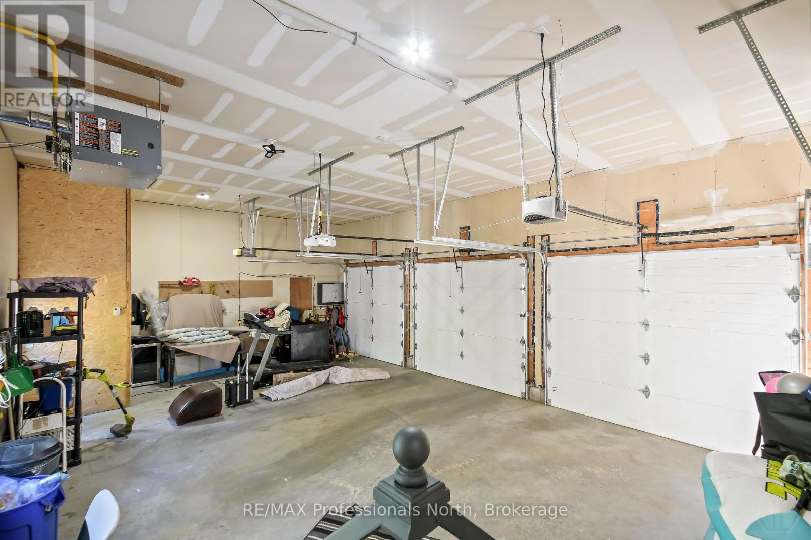 












9 MELANE COURT

,
Bracebridge (Macaulay),




Ontario
P1L1X7

