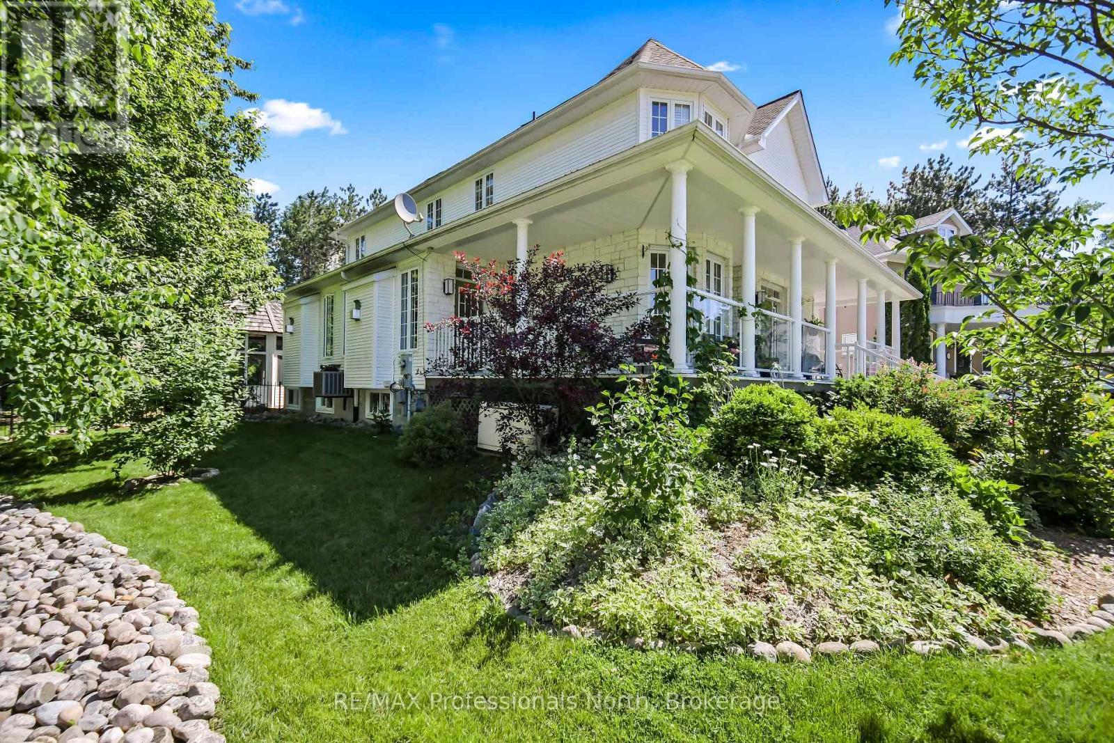 












9 MELANE COURT

,
Bracebridge (Macaulay),




Ontario
P1L1X7

