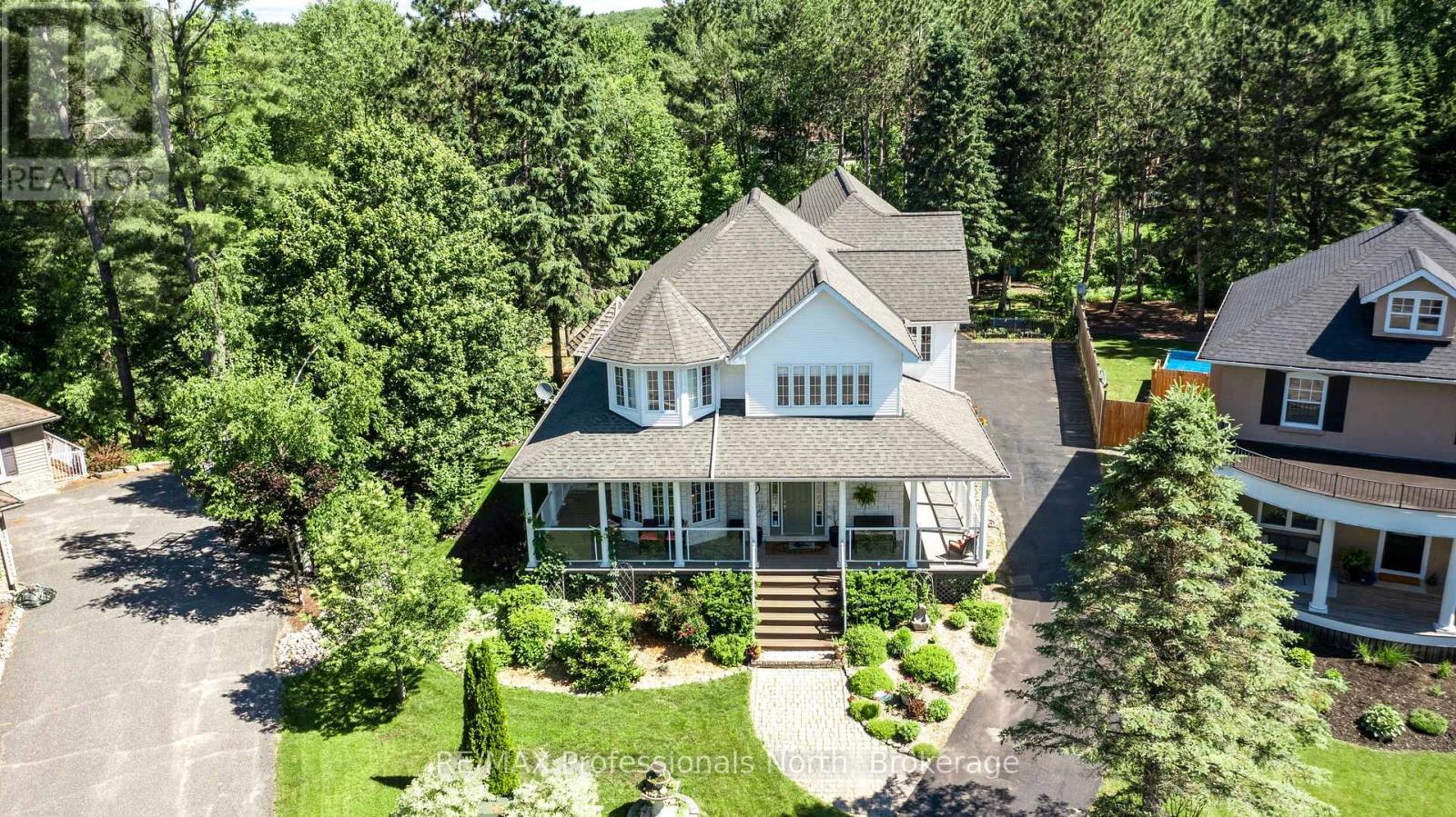 












9 MELANE COURT

,
Bracebridge (Macaulay),




Ontario
P1L1X7

